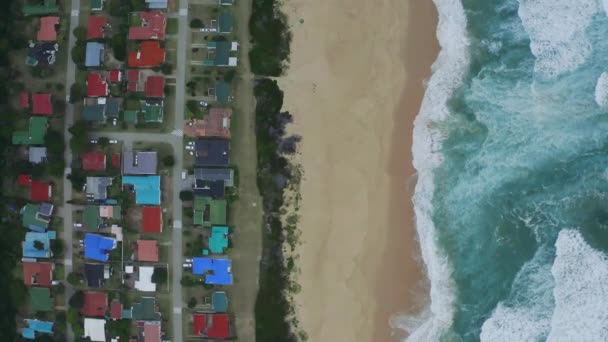 Drone Footage Coastline Alongside City — Αρχείο Βίντεο
