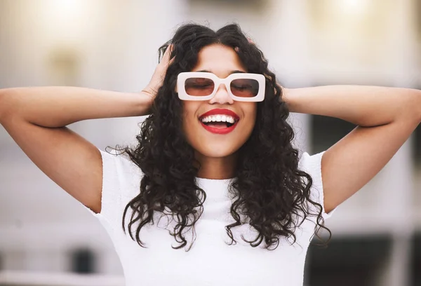 Beautiful Mixed Race Fashion Woman Wearing Sunglasses While Standing Young — Foto Stock