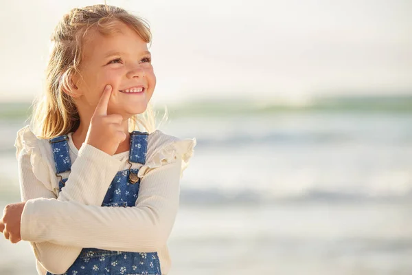 One Adorable Little Girl Thinking Ideas While Standing Beach Outdoors — Stok fotoğraf