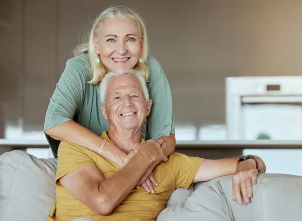 Happy Elderly Couple Bonding Enjoying Retirement Together Senior Caucasian Man — 스톡 사진