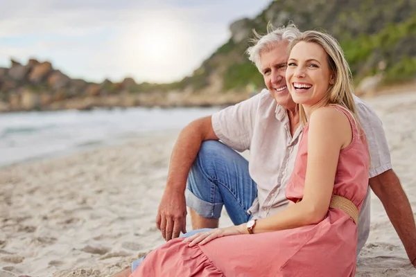 Portrait Senior Caucasian Man Smiling Spending Time His Daughter Vacation — Stok fotoğraf