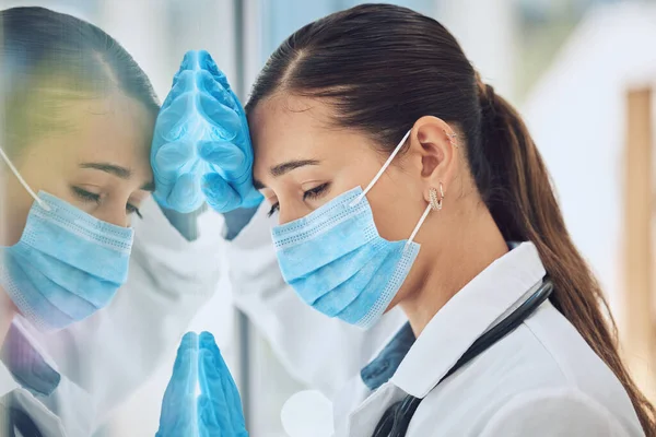 Young Stressed Overworked Doctor Wearing Mask Gloves While Standing Window — ストック写真