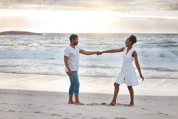 Playful African American Couple Spending Day Sea Together Cheerful Boyfriend — ストック写真