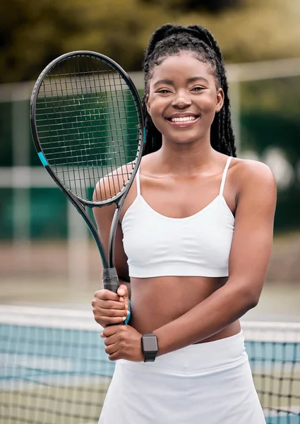 Дівчинка Готова Матчу Теніс Африканська Американка Тримає Ракетку Тенісному Корті — стокове фото