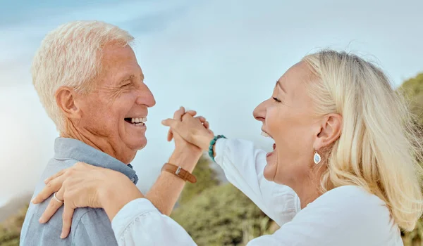 Happy Mature Caucasian Couple Enjoying Fresh Air Vacation Beach Smiling — Φωτογραφία Αρχείου