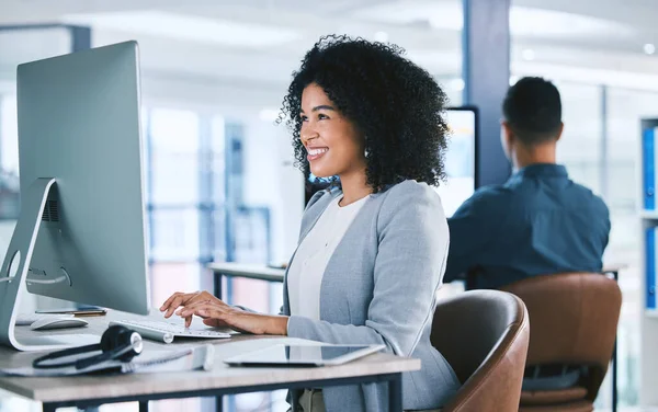 One Happy Young Mixed Race Call Centre Telemarketing Agent Talking — Φωτογραφία Αρχείου