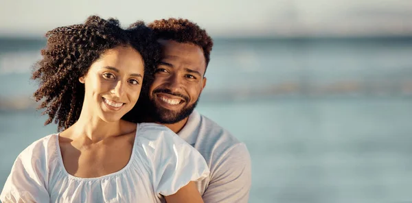 Closeup Portrait Young Affectionate Mixed Race Couple Standing Beach Smiling — Foto de Stock