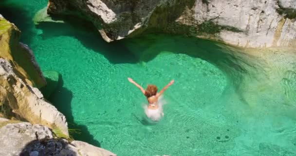 Carefree Woman Jumping Lake Swimming Breaststroke Woman White Bikini Swimming — Stok Video