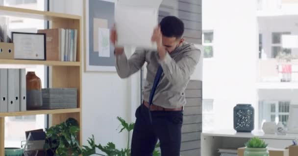 Video Footage Businessman Throwing His Laptop Floor Stomping — Video Stock