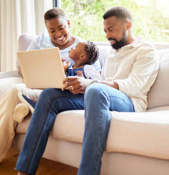 Family Using Laptop Together Home — Stockfoto