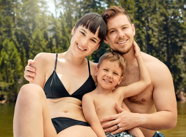 Cropped Portrait Affectionate Young Family Three Having Fun Lake — Foto Stock