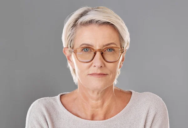One Mature Caucasian Woman Wearing Trendy Brown Prescription Spectacles Grey — Stockfoto