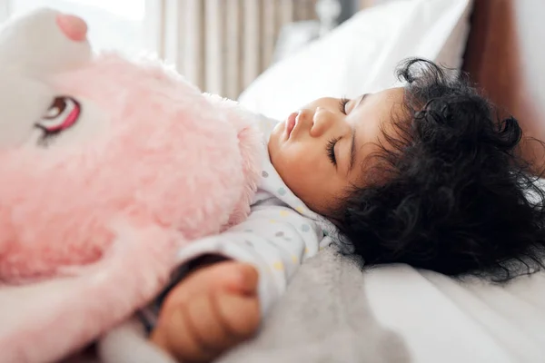 Baby Girl Sleeping Her Bed — ストック写真