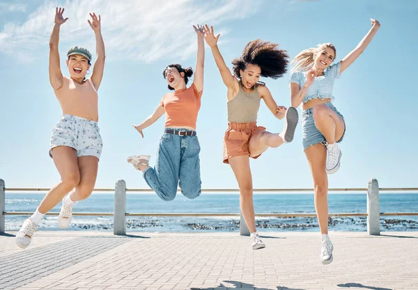Full Length Shot Diverse Group Women Bonding Day Outdoors Jumping — Stok Foto