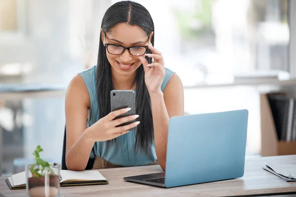 Mixed Race Business Woman Wearing Glasses While Reading Text Smartphone — Stockfoto