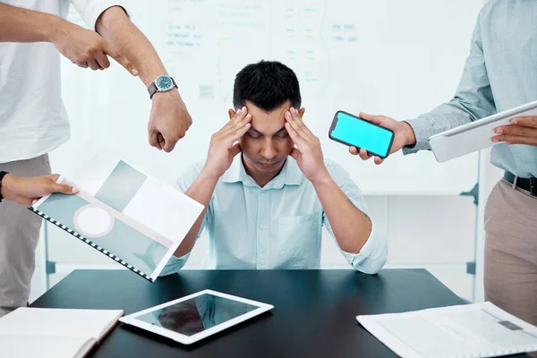 Young Businessman Looking Stressed Out While Working Demanding Office Environment — 图库照片