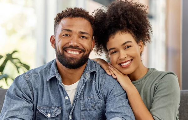 Portrait Happy Mixed Race Couple Smiling While Relaxing Together Home — ストック写真