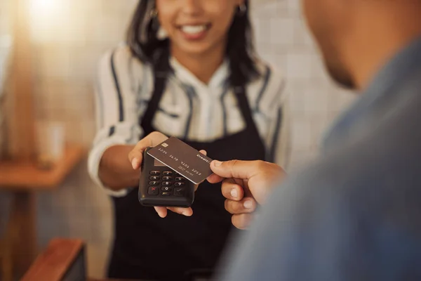 Customer Using Credit Card Tap Payment Barista Helping Customer Making — ストック写真