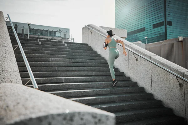 Rear View Female Wearing Athlete Wearing Phone Armband Headphones While — Fotografia de Stock