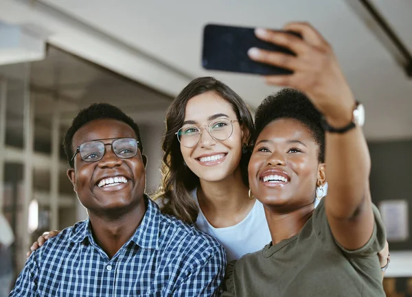 Group Young Cheerful Businesspeople Taking Selfie Together Work Happy African — Stockfoto