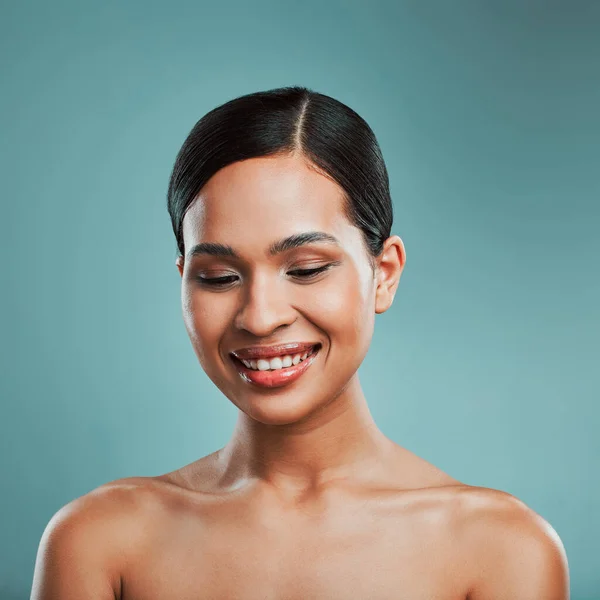 Young Beautiful Mixed Race Woman Smooth Soft Skin Posing Smiling — Stockfoto