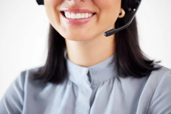 Closeup Van Een Vrolijke Kaukasische Call Center Telemarketing Agent Met — Stockfoto