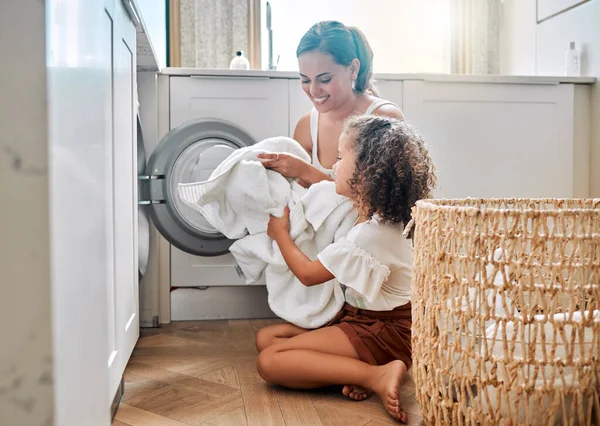 Young Hispanic Mother Her Daughter Sorting Dirty Laundry Washing Machine —  Fotos de Stock