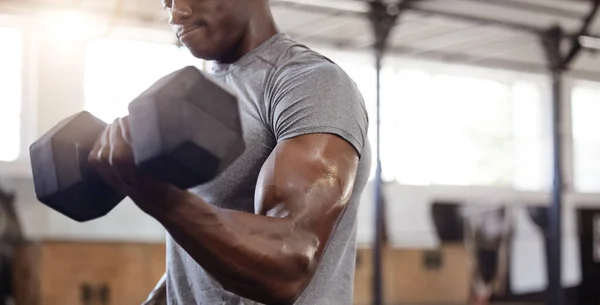 Unknown African American Athlete Lifting Dumbbell Bicep Curl Arm Workout — Stock Fotó
