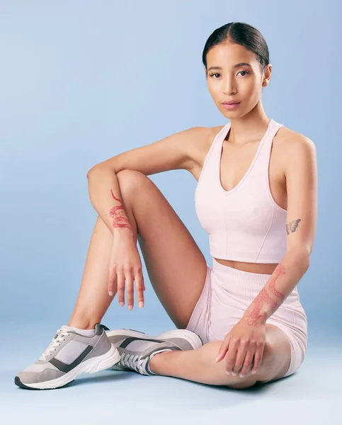 Mixed Race Fitness Woman Sitting Break Her Workout Studio Blue — Stockfoto