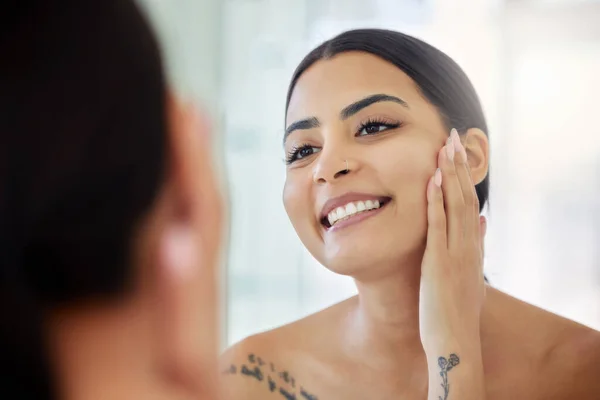 Young Woman Doing Her Skincare Routine Bathroom Home — ストック写真