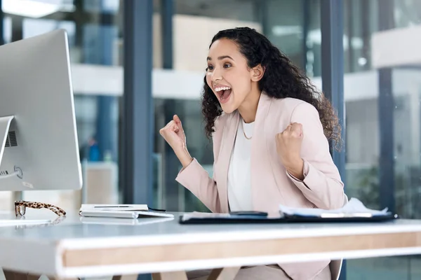 Young Happy Mixed Race Businesswoman Cheering Joy Using Desktop Computer — Fotografia de Stock