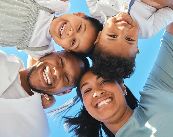 Low Angle Shot Happy Family Relaxing Together Outdoors — Stock Photo, Image