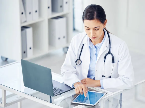 Young Doctor Working Digital Tablet Laptop Medical Office — Foto de Stock