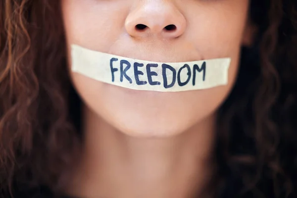 Closeup Shot Unrecognisable Woman Tape Her Mouth Has Word Freedom — Fotografia de Stock