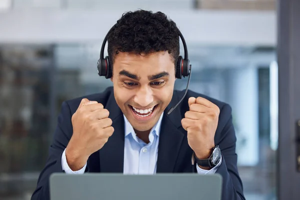 Young Call Centre Agent Cheering While Working Office —  Fotos de Stock