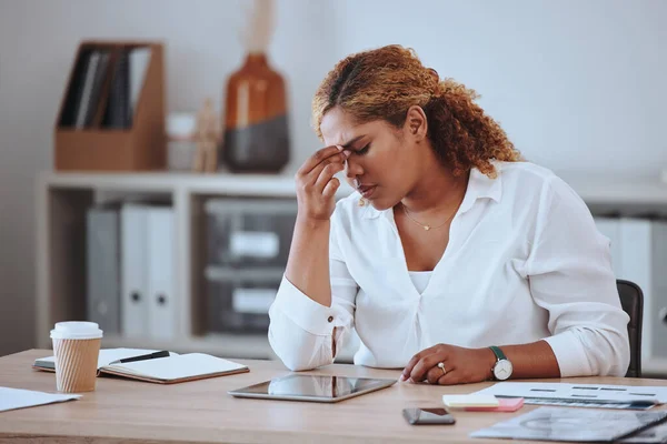 Businesswoman Looking Stressed Headache Upset Businesswoman Suffering Migraine Entrepreneur Frustrated — Foto de Stock
