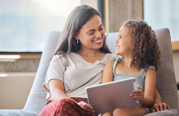 Happy Little Girl Loving Mother Looking Each Other While Sitting — Foto Stock