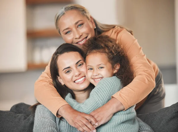 Portrait Mature Woman Boding Her Daughter Granddaughter Sofa Home — Φωτογραφία Αρχείου