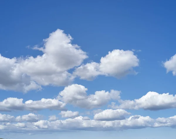 Хмарне Небо Тихому Спокійному Ранку Копіювальним Простором Розслабляючий Вид Заспокійливого — стокове фото