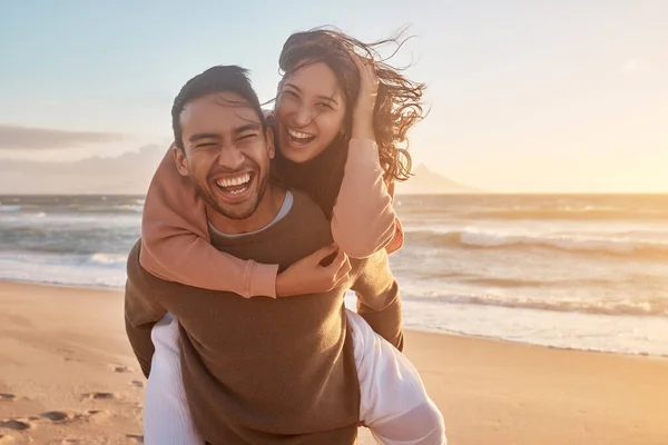 Portrait Young Diverse Biracial Couple Having Fun Beach Together — 스톡 사진