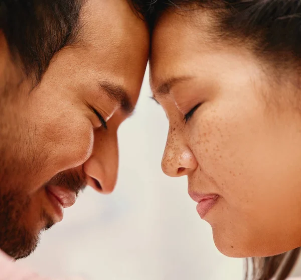 Closeup Mixed Race Man Loving His Asian Wife Headshot Hispanic — 스톡 사진