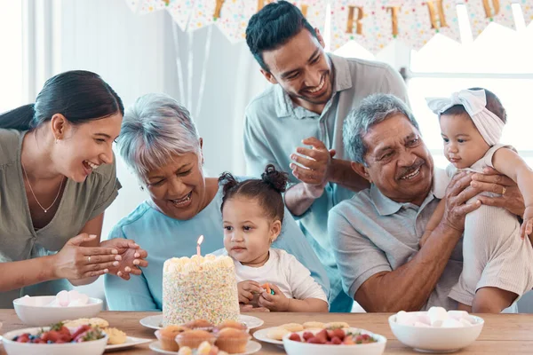 Family Celebrating Birthday Together Home — Stockfoto