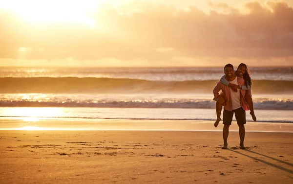 Your Love What Carries Couple Spending Time Together Beach — Fotografia de Stock
