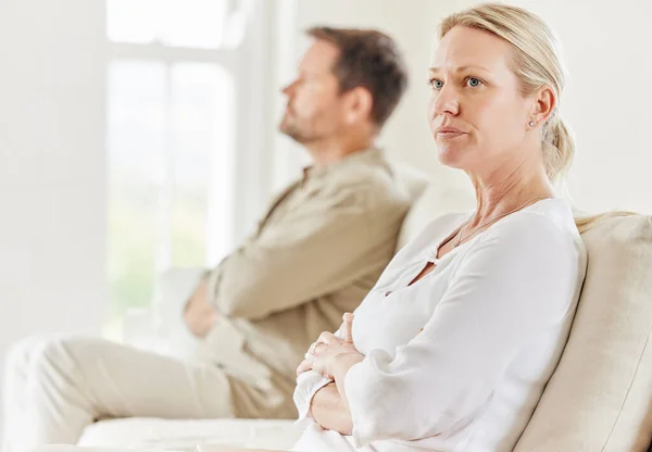 Young Couple Looking Annoyed Disagreement Sofa Home — Photo