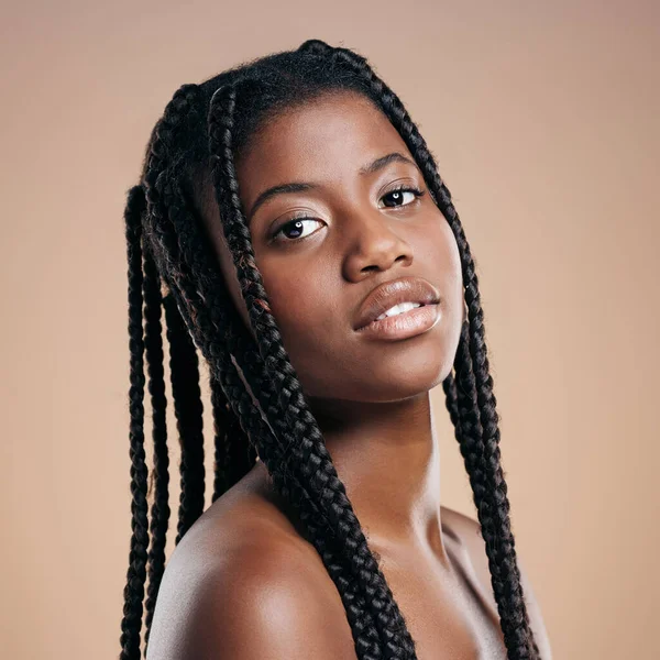 Cropped Portrait Attractive Young Woman Posing Studio Brown Background — Fotografia de Stock
