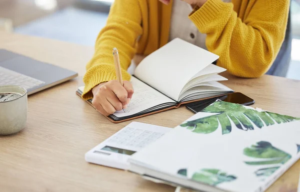 Unrecognizable Businesswoman Writing Notebook Home —  Fotos de Stock