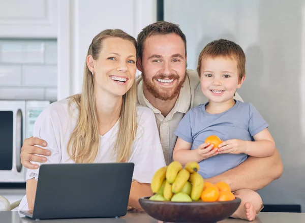 Happy Family Relaxing Kitchen Little Boy Eating Orange Kitchen Cheerful — Φωτογραφία Αρχείου