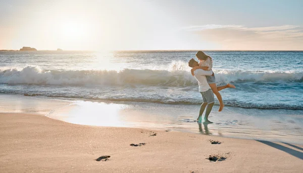 Young Couple Spending Time Together Beach — стоковое фото