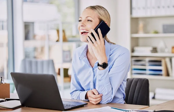 Young Business Woman Working Modern Office Making Phone Call While — 图库照片