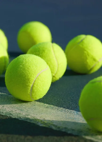 Make Fly Empty Tennis Court Tennis Balls Day — ストック写真